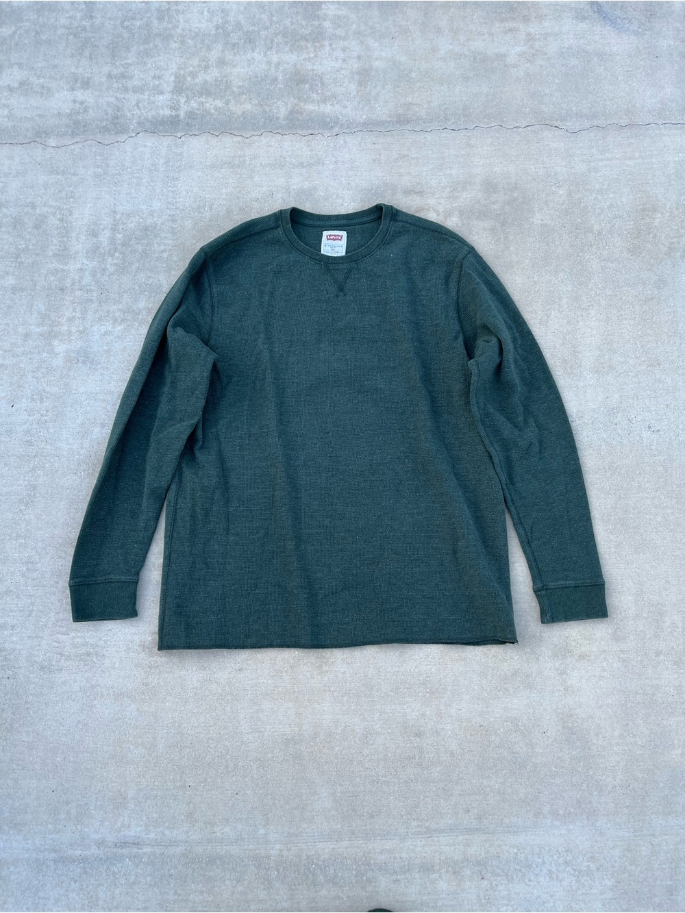 Vintage Levi’s Men's Long Sleeve Crewneck Shirt Dark Green size XL